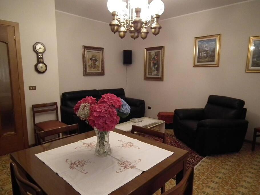 Apartament La Casa Di Gio Tirano Zewnętrze zdjęcie